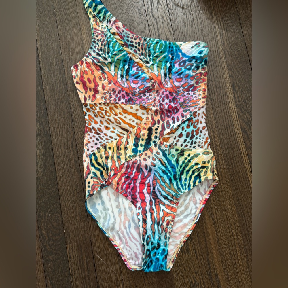 Beyond Swim Women's Cristiano Printed One-Shoulder One-Piece Swimsuit - Picture 4 of 7